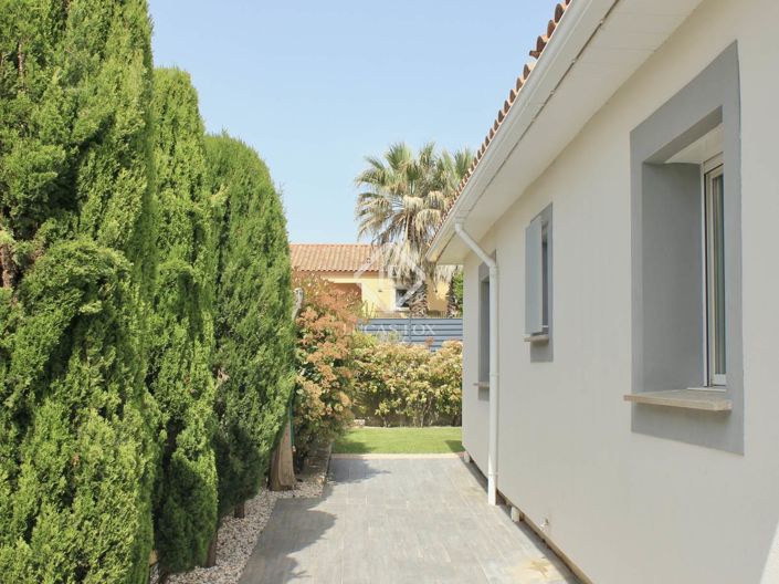 Image No.20-3 Bed House for sale