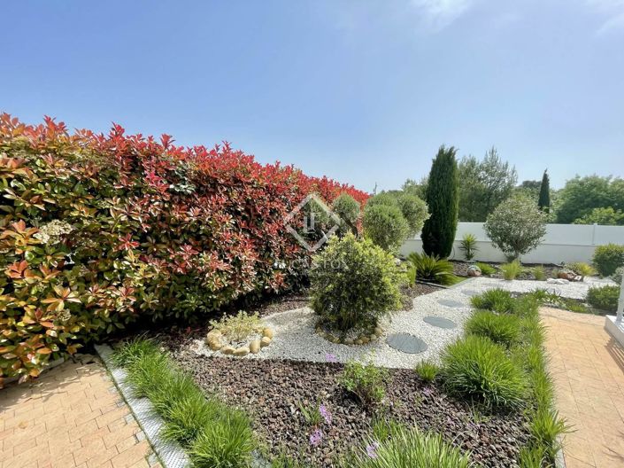 Image No.21-3 Bed House for sale