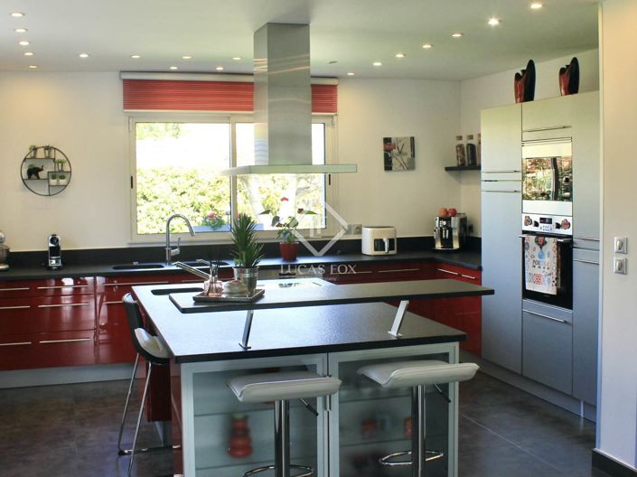 Image No.6-3 Bed House for sale