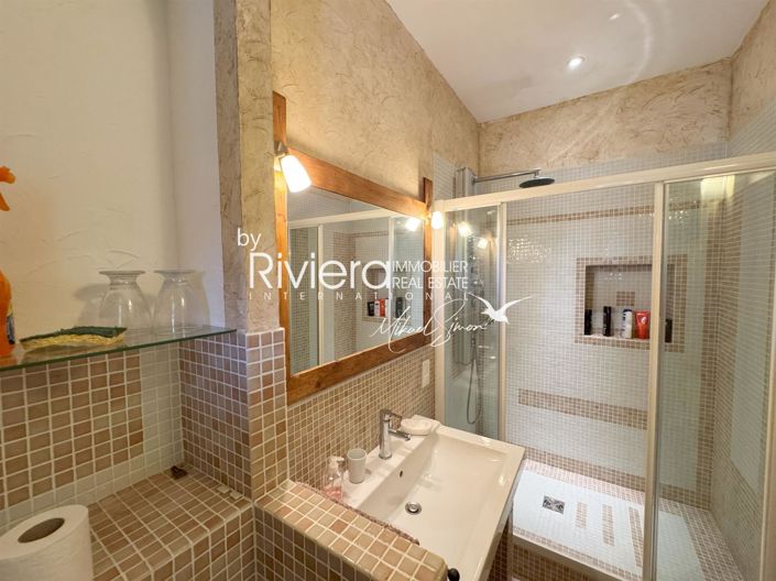 Image No.17-7 Bed House for sale