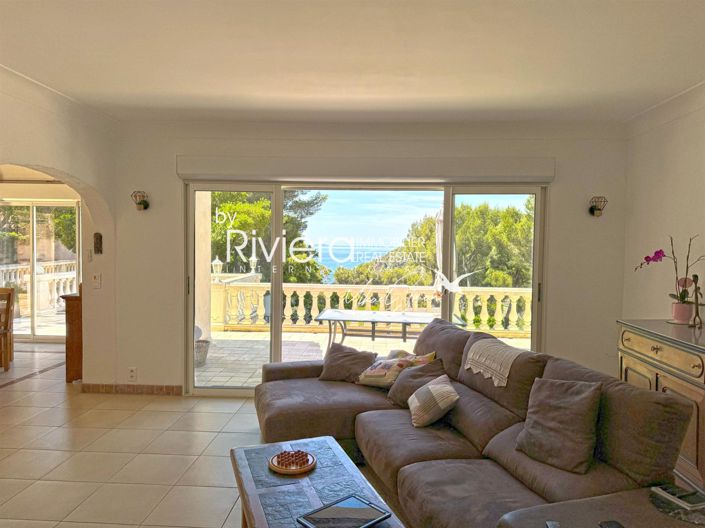 Image No.7-7 Bed House for sale