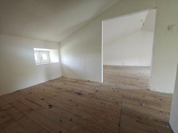 Image No.23-6 Bed House for sale