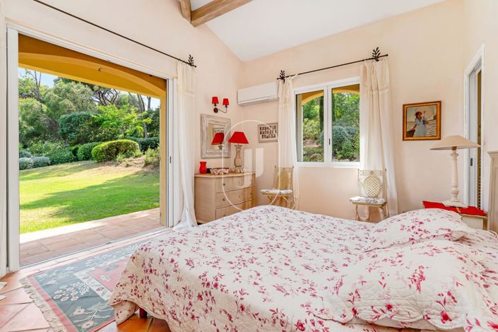 Image No.11-6 Bed House for sale