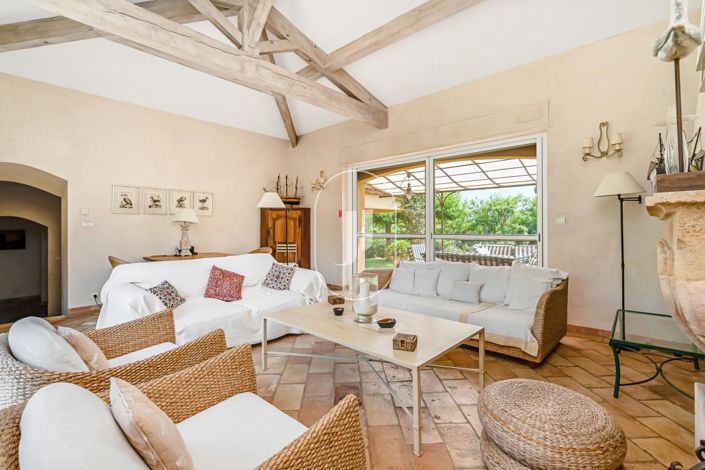 Image No.5-6 Bed House for sale