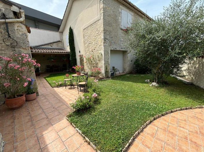 Image No.1-5 Bed House for sale