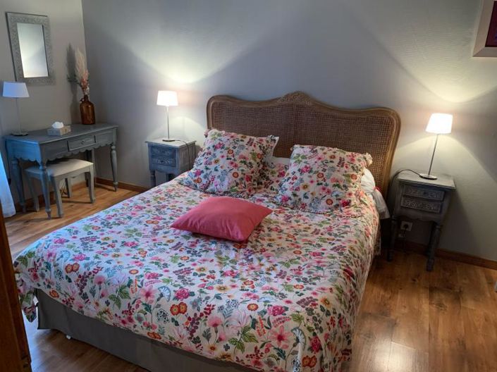 Image No.12-5 Bed House for sale