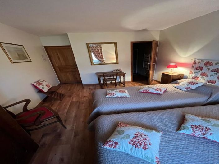 Image No.14-5 Bed House for sale