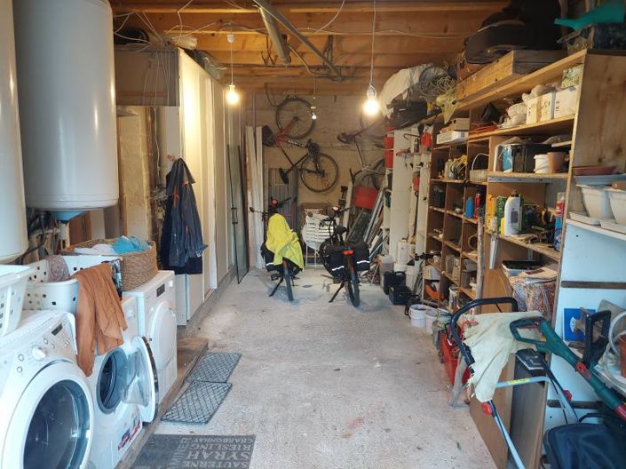 Image No.17-5 Bed House for sale