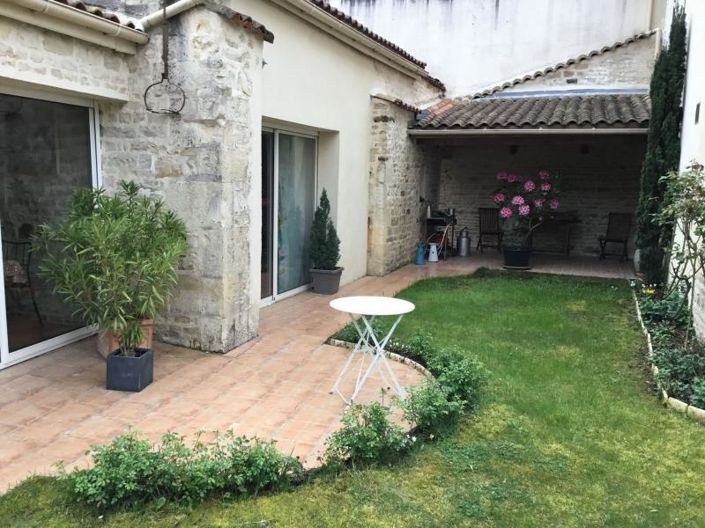 Image No.19-5 Bed House for sale