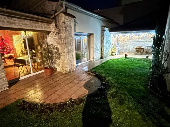 Image No.20-5 Bed House for sale