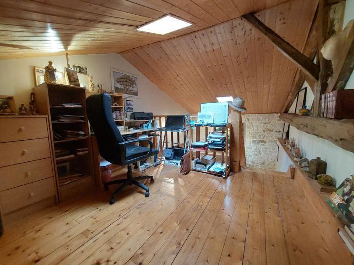 Image No.6-5 Bed House for sale