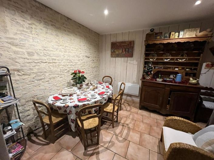 Image No.9-5 Bed House for sale