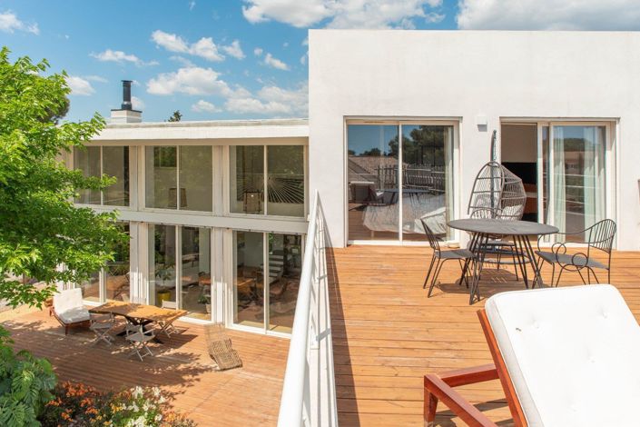 Image No.2-4 Bed House for sale