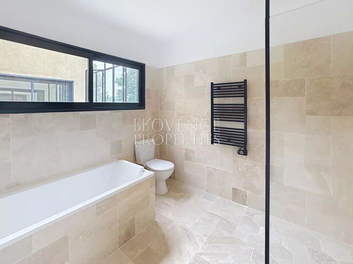 Image No.12-4 Bed House for sale