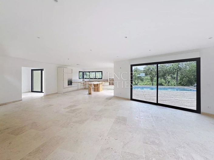 Image No.7-4 Bed House for sale