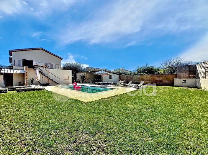 Image No.1-4 Bed House for sale