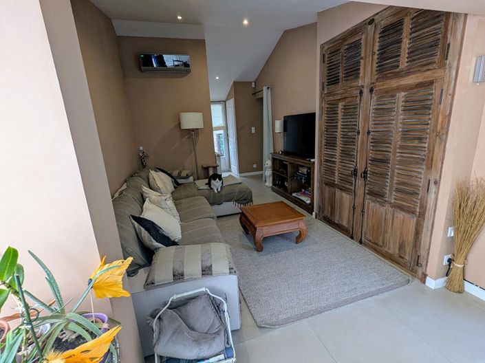 Image No.17-3 Bed House for sale