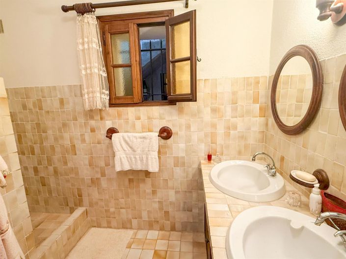 Image No.14-4 Bed House for sale