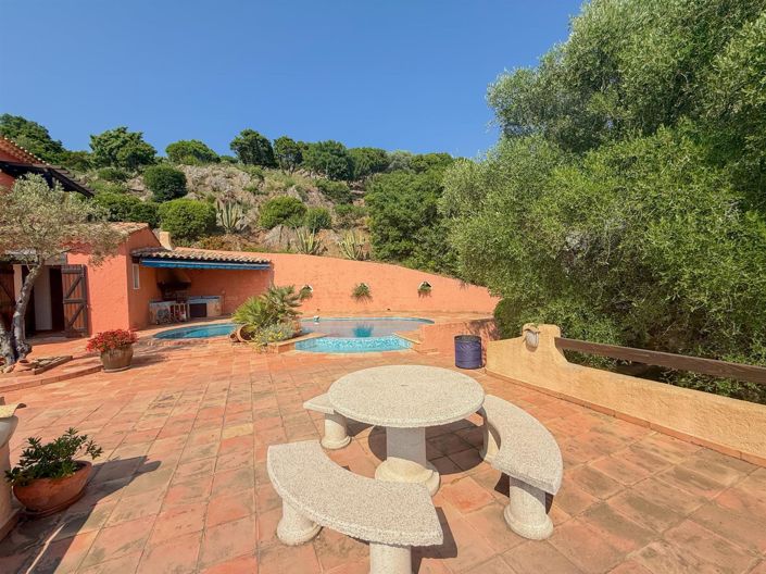 Image No.15-4 Bed House for sale