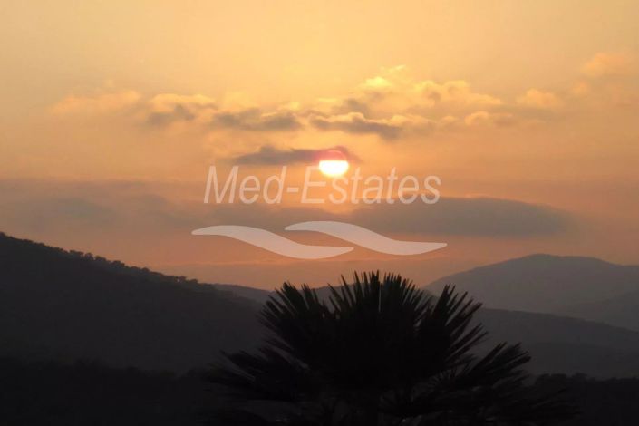 Image No.12-13 Bed House for sale