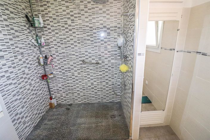 Image No.29-3 Bed House for sale