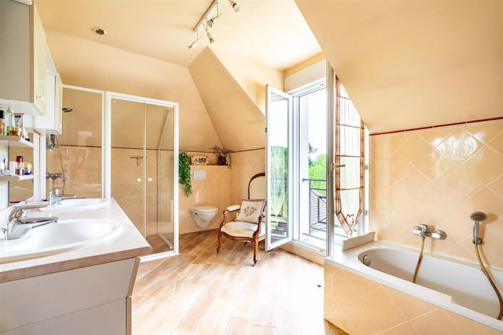 Image No.15-5 Bed House for sale