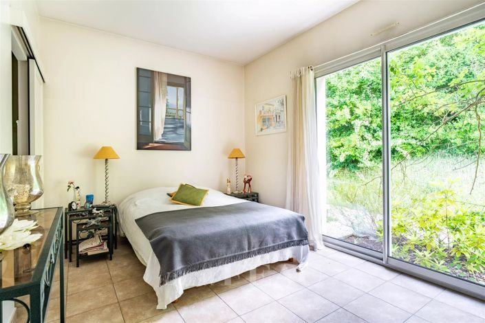 Image No.18-5 Bed House for sale