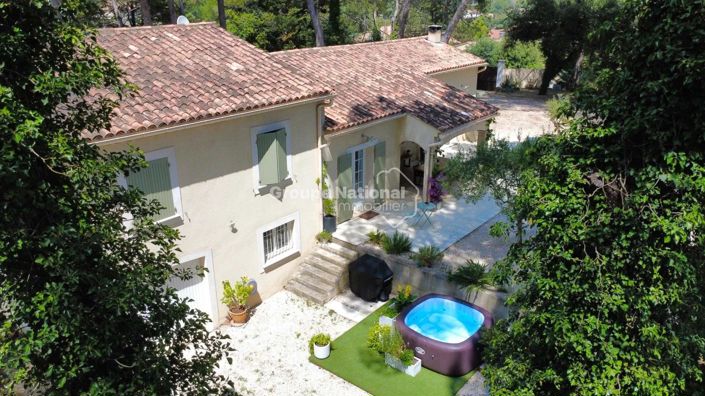 Image No.1-4 Bed House for sale