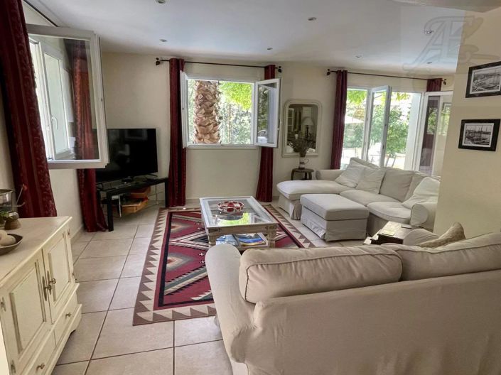 Image No.14-4 Bed House for sale