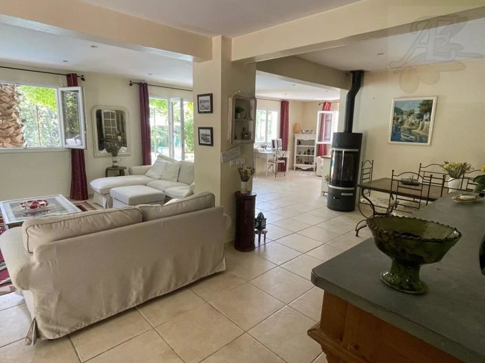 Image No.15-4 Bed House for sale