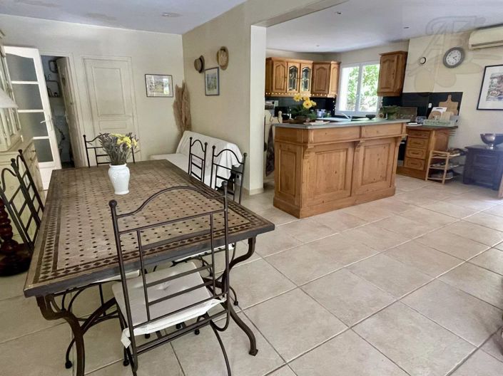 Image No.18-4 Bed House for sale