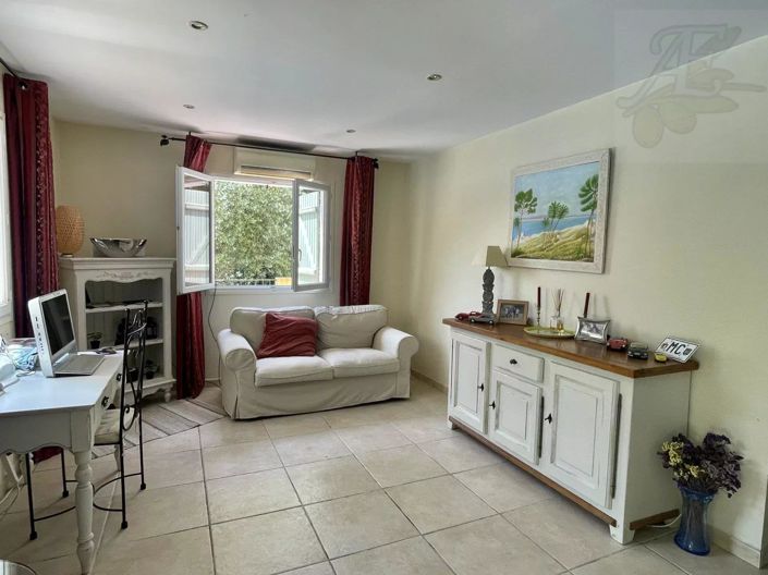 Image No.23-4 Bed House for sale