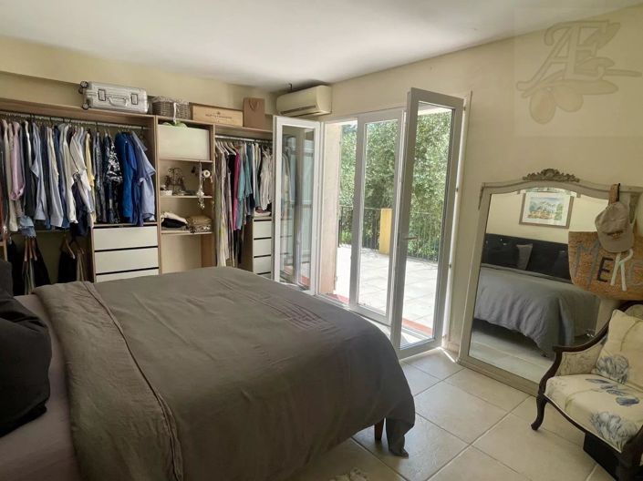 Image No.30-4 Bed House for sale