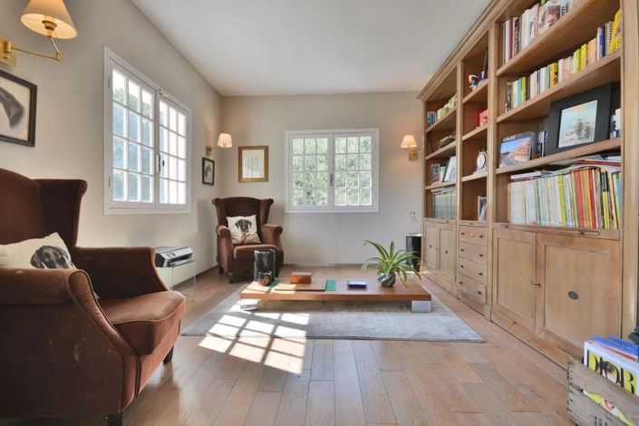 Image No.20-4 Bed House for sale