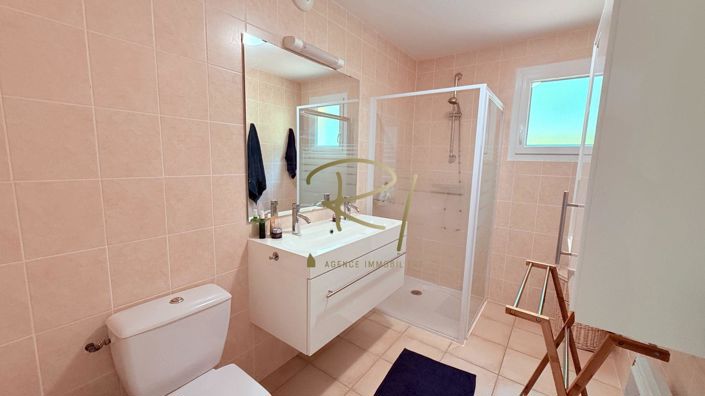 Image No.11-2 Bed House for sale