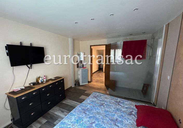 Image No.20-4 Bed House for sale