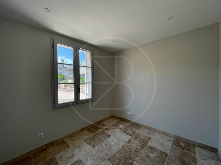 Image No.9-4 Bed House for sale