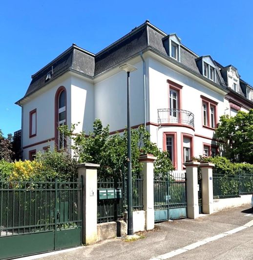 Image No.1-10 Bed House for sale