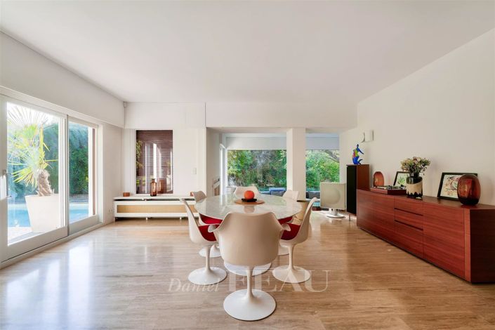 Image No.11-7 Bed House for sale