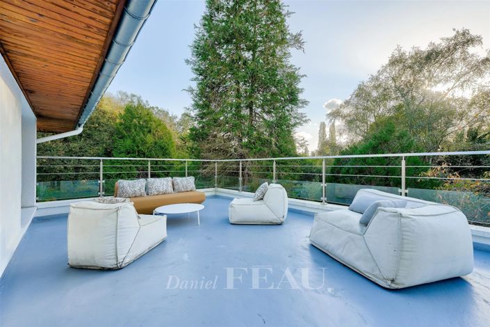 Image No.15-7 Bed House for sale