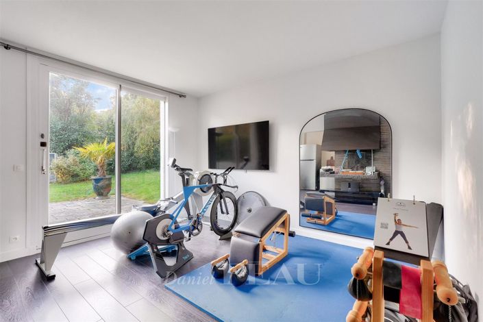 Image No.28-7 Bed House for sale