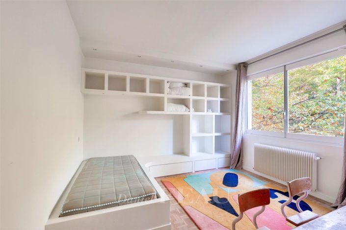 Image No.35-7 Bed House for sale