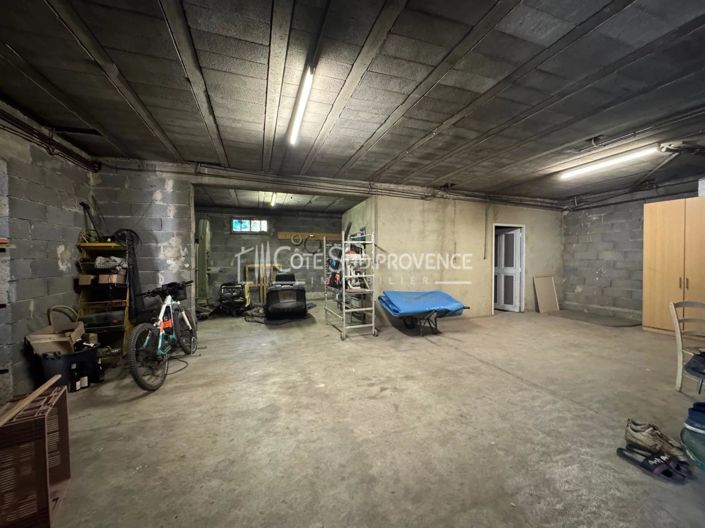 Image No.17-3 Bed House for sale