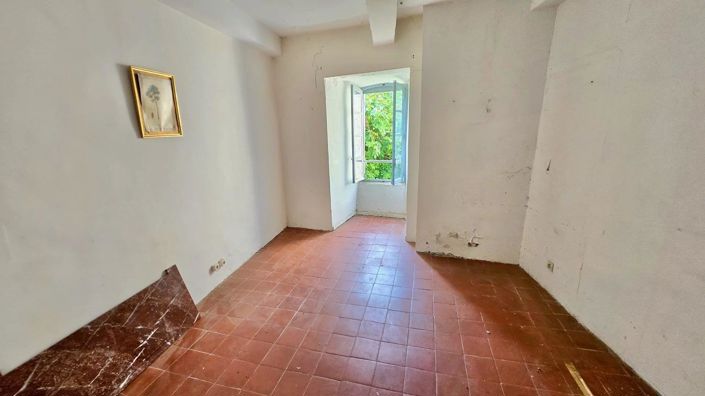 Image No.11-3 Bed House for sale