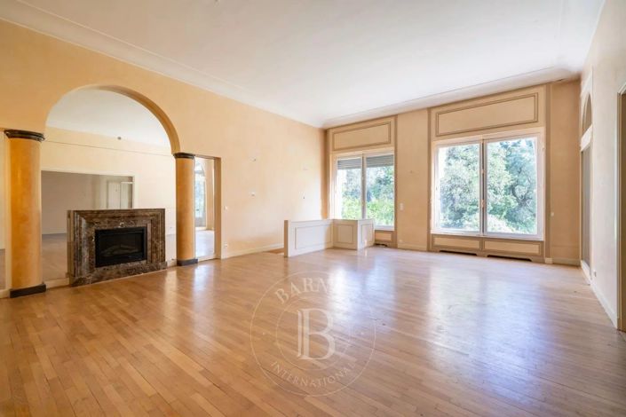 Image No.2-5 Bed Apartment for sale