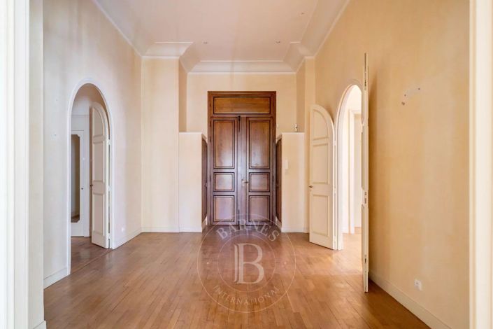 Image No.4-5 Bed Apartment for sale