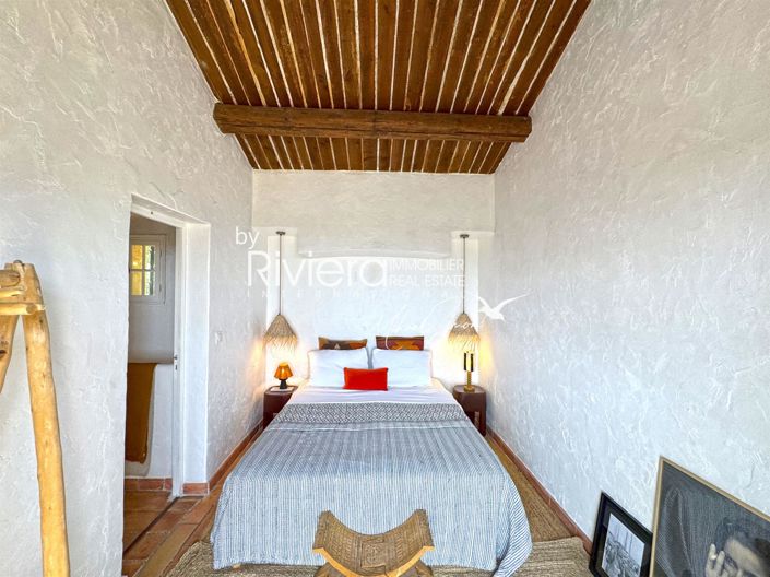 Image No.20-5 Bed House for sale