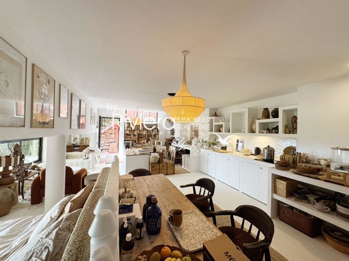 Image No.5-5 Bed House for sale