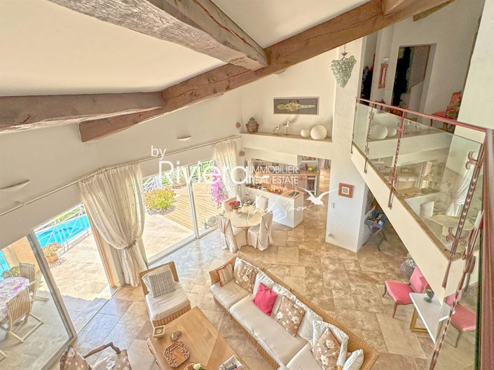 Image No.10-6 Bed House for sale