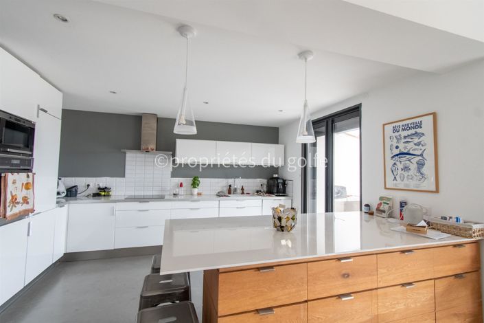 Image No.5-4 Bed House for sale